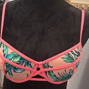 Xhilaration Tropical Bikini Top With Pink Piping.  Size L